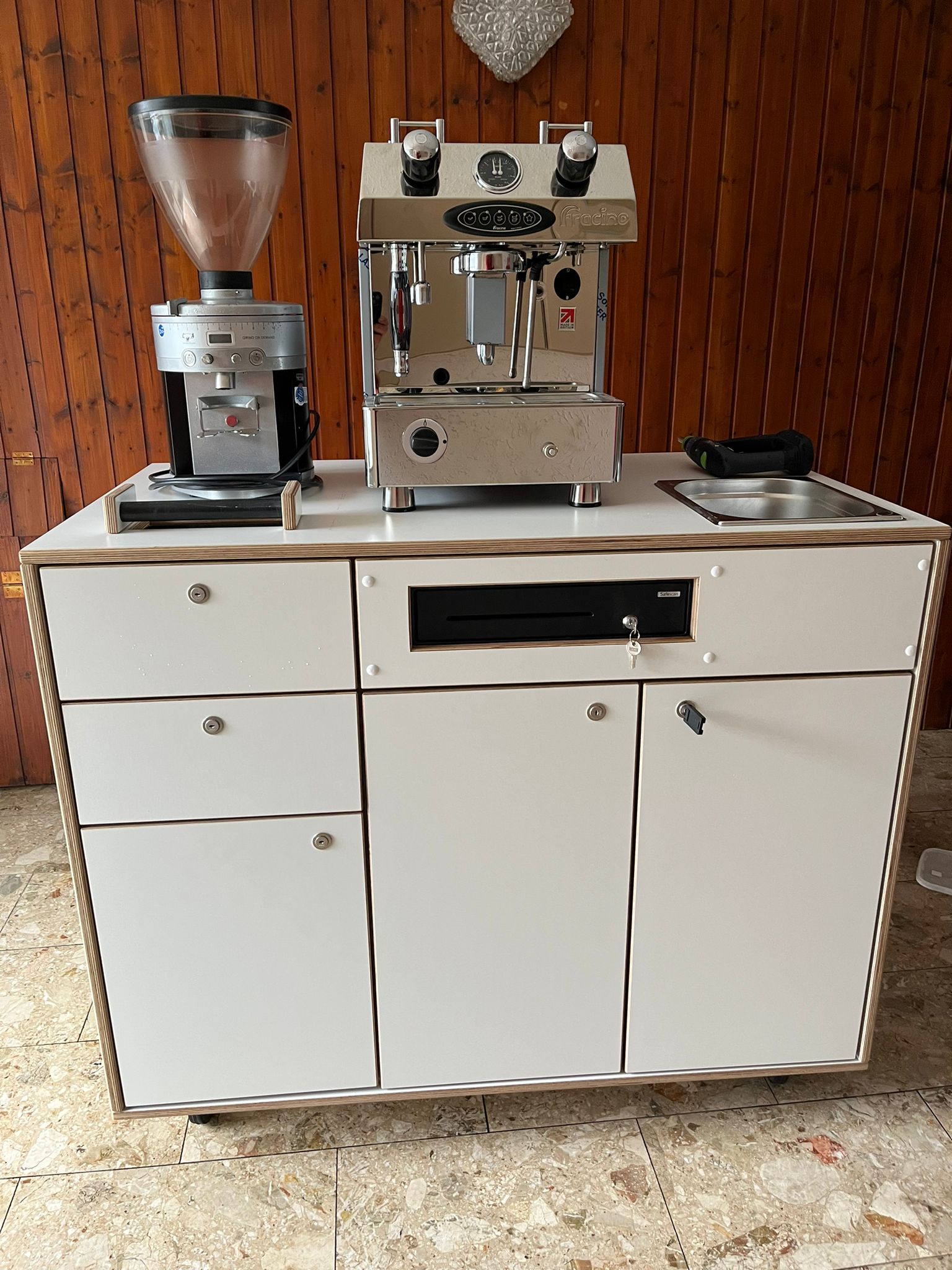 Cafe Hubo - Kaffeestand Trimaster extended warehouse management